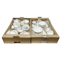 Wedgwood Insignia pattern tea and dinner