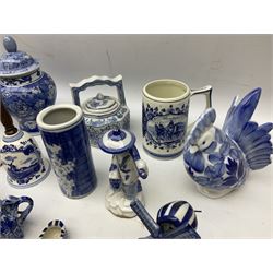 Quantity of blue and white ceramics to include Delft style examples