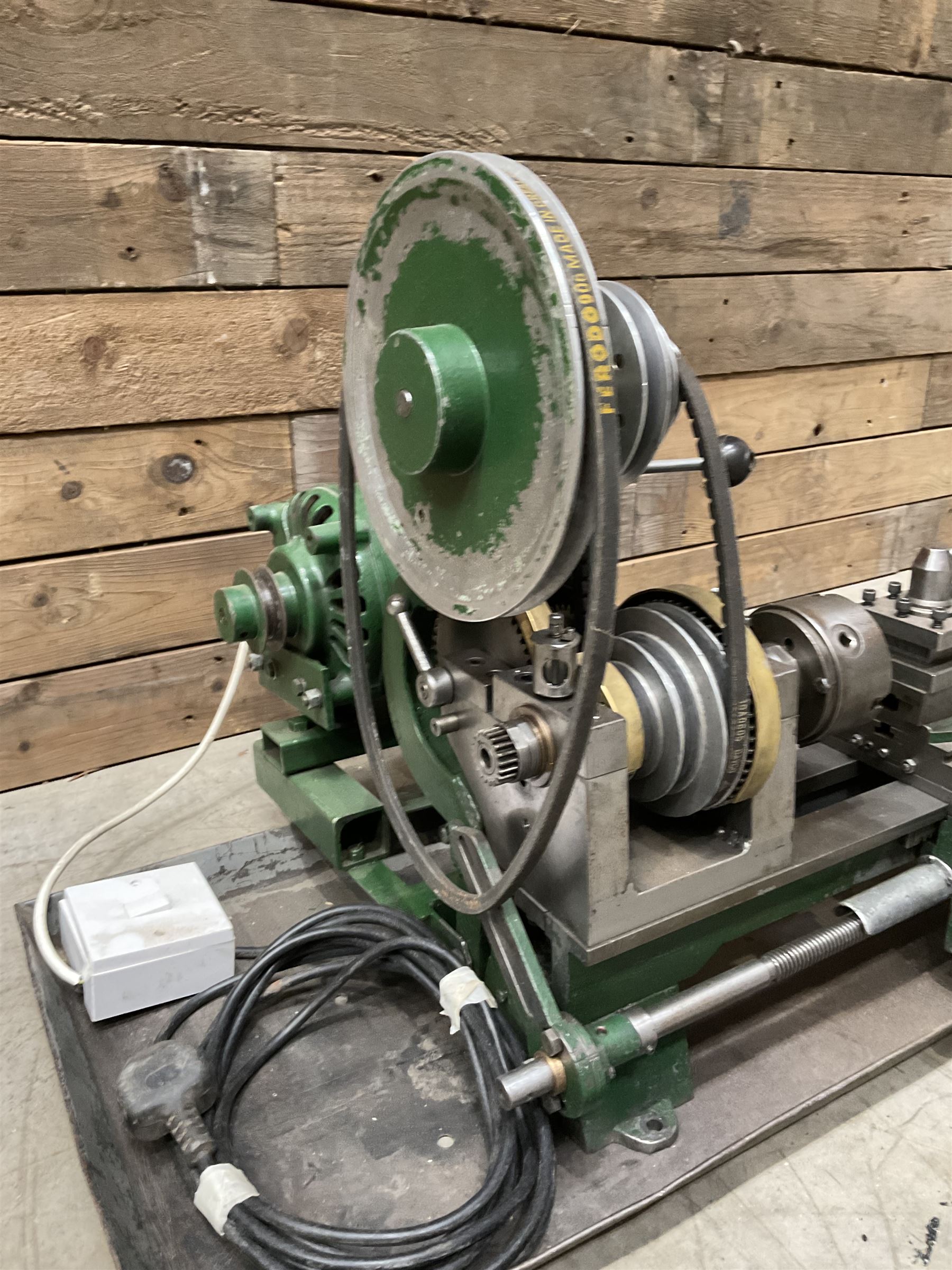 Metalworking lathe 240v