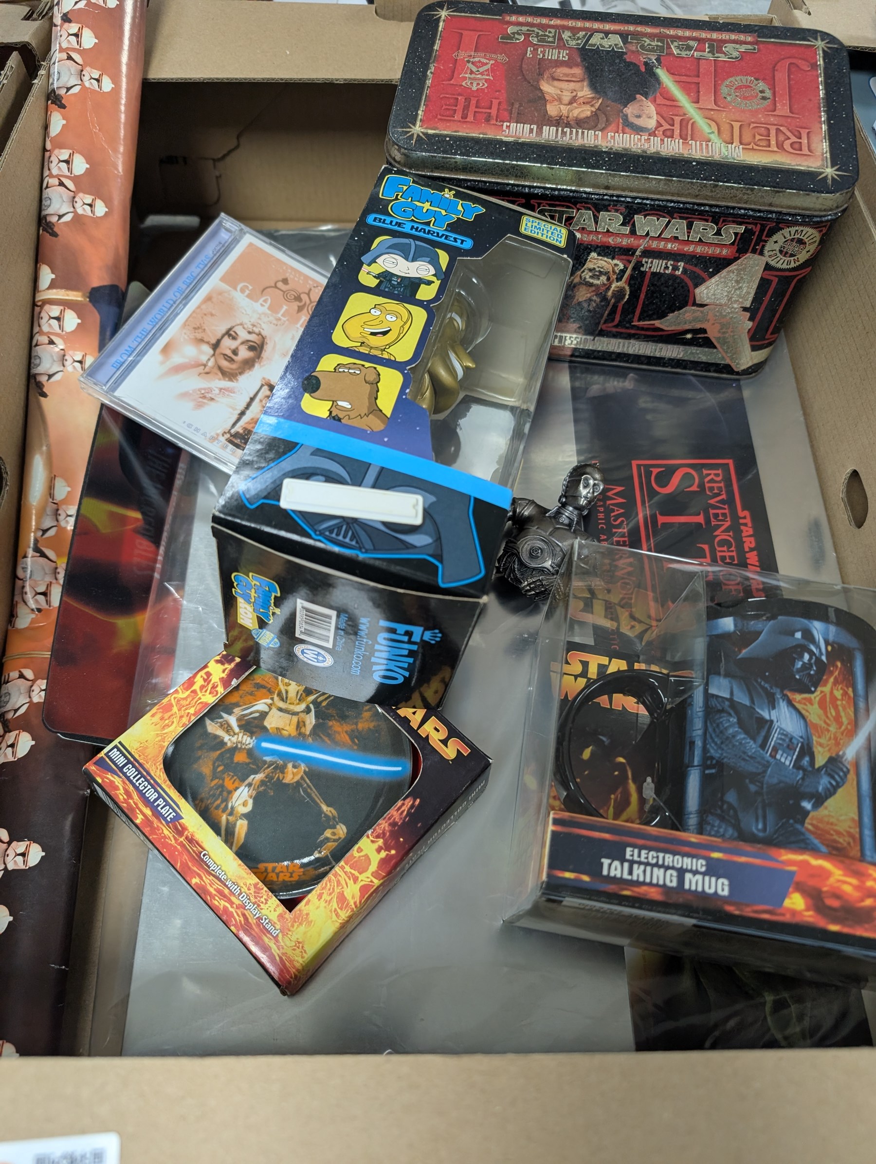 Large collection of Star Wars collectables, including figural mugs, books, talking bank, Darth Maul container, glasses, etc, in five boxes
