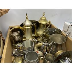 Quantity of metal ware to include chromed AA badges, silver plated shell dish raised upon three shell feet, pewter, brass, horse brasses, brass inkwell desk stand, hip flasks etc