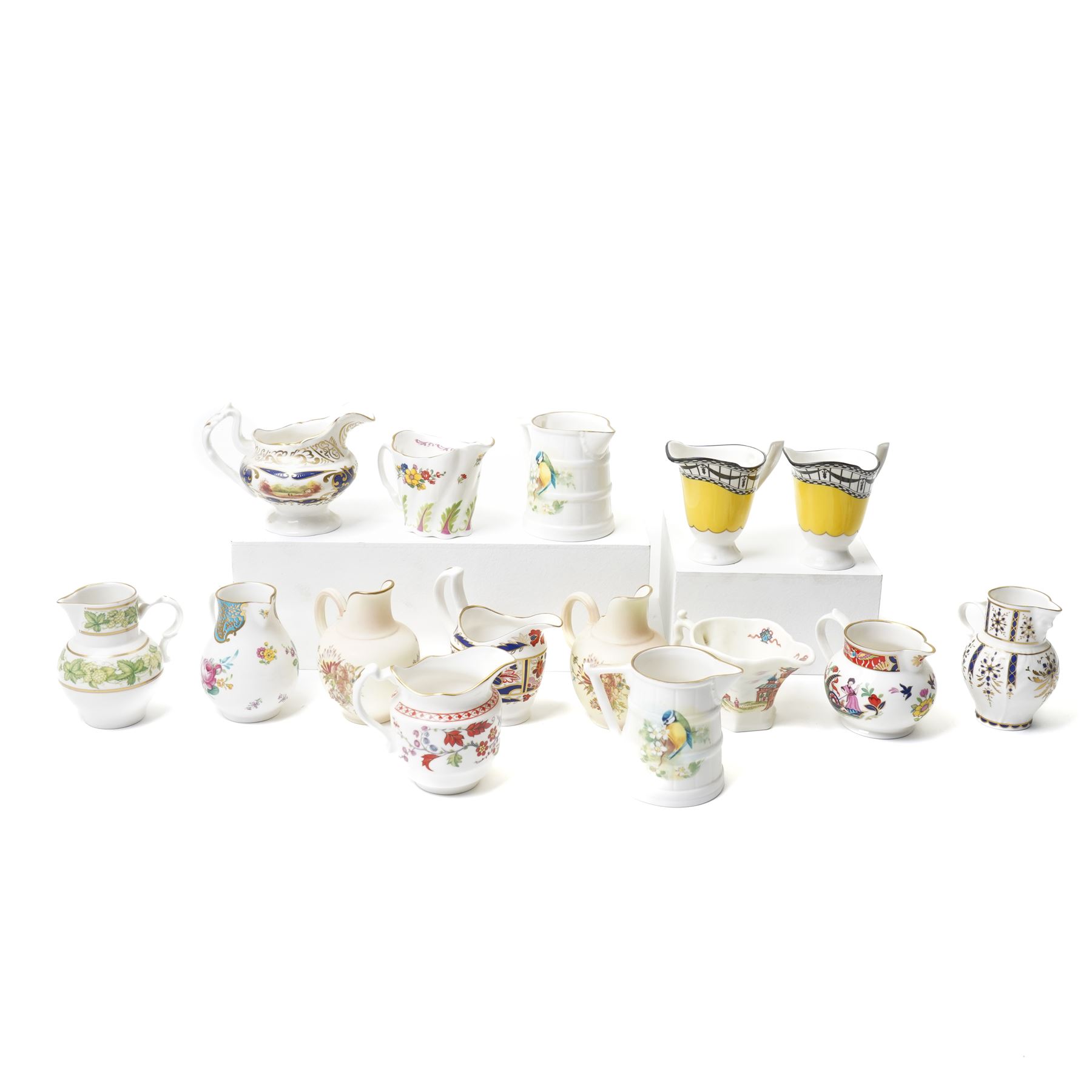 Set of twelve Worcester Historical Jug Collection together with additional Rail and Chain, Blush Ivory and Kingfisher Barrel  pattern jugs, boxed (15)