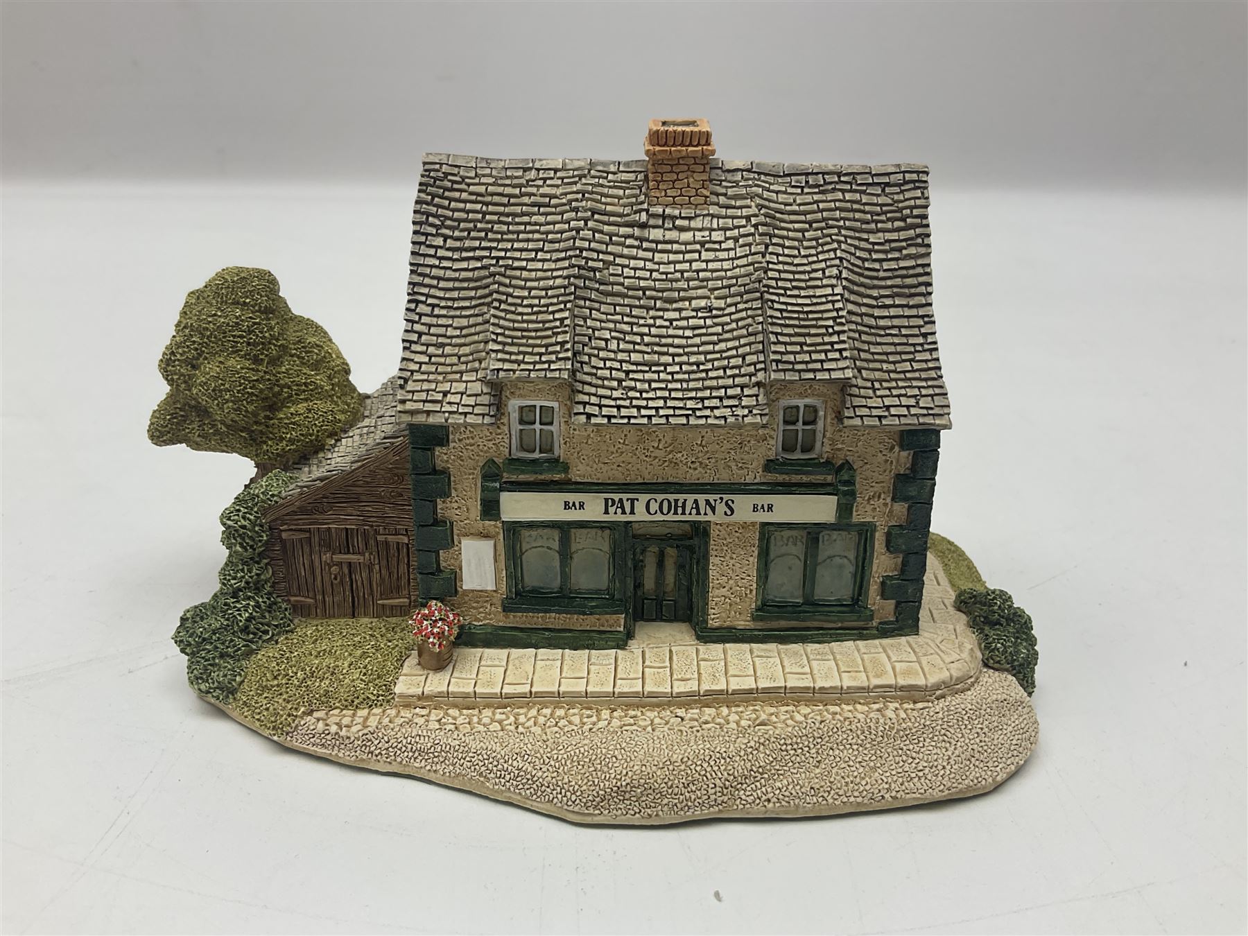 Sixteen Lilliput Lanes from the Irish Collection, to include Kilmore Quay, Causeway Cottage, Blarney Castle, Quite Cottage etc, all with boxes and deeds 