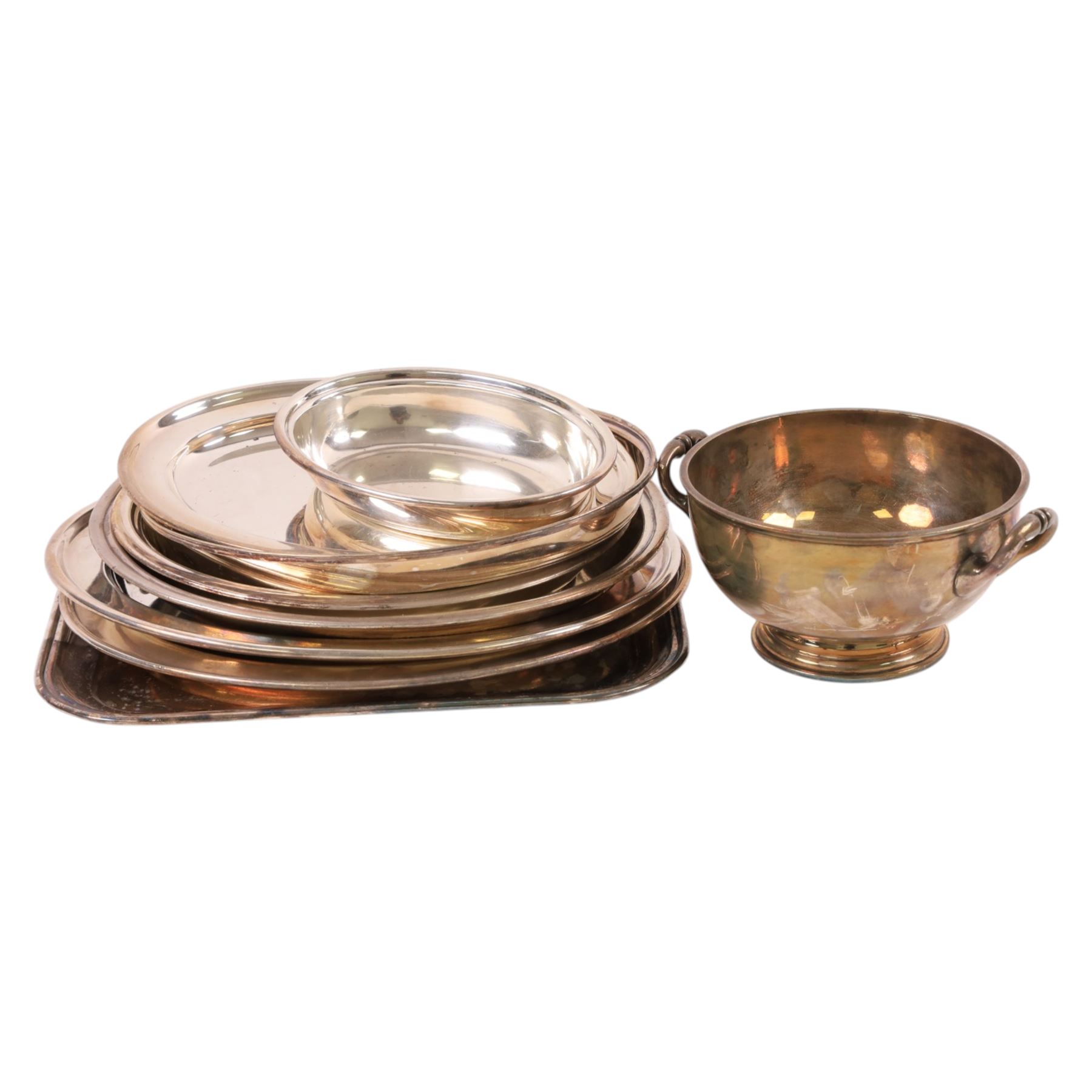 Collection of various silver plate, largely comprising various sized oval and circular platters, plus a twin handled pedestal bowl, and a roll top entre dish with pierced insert
