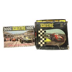 Scalextric - Tri-ang Grand Prix series model No. G.P. 3 Racing set, containing four racing cars; and Set 32 containing four various cars; both boxed (2)