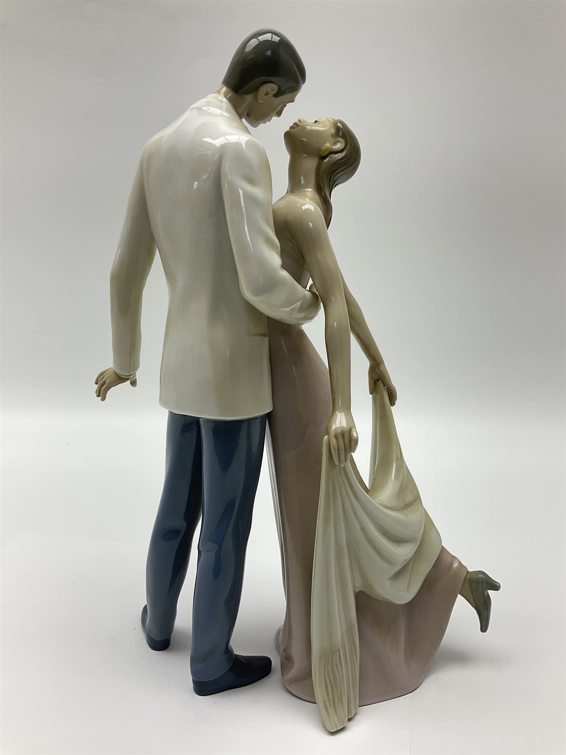 Two Lladro figure groups, Happy Anniversary no 6475 and Meal Time no 6109, largest H32cm