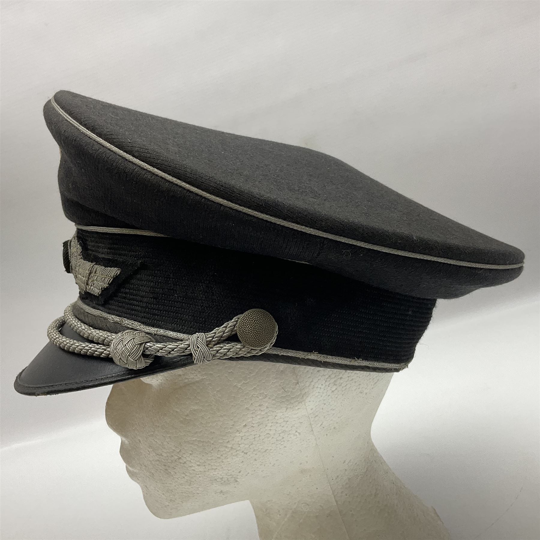 WW2 German Luftwaffe Officer's visor cap with cloth badges