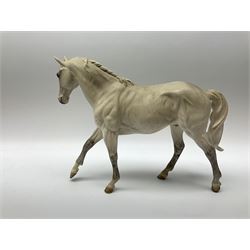 A Royal Doulton limited edition figure, Desert Orchid, 2563/7500, on wooden plinth, H32.5cm, with accompanying certificate. 