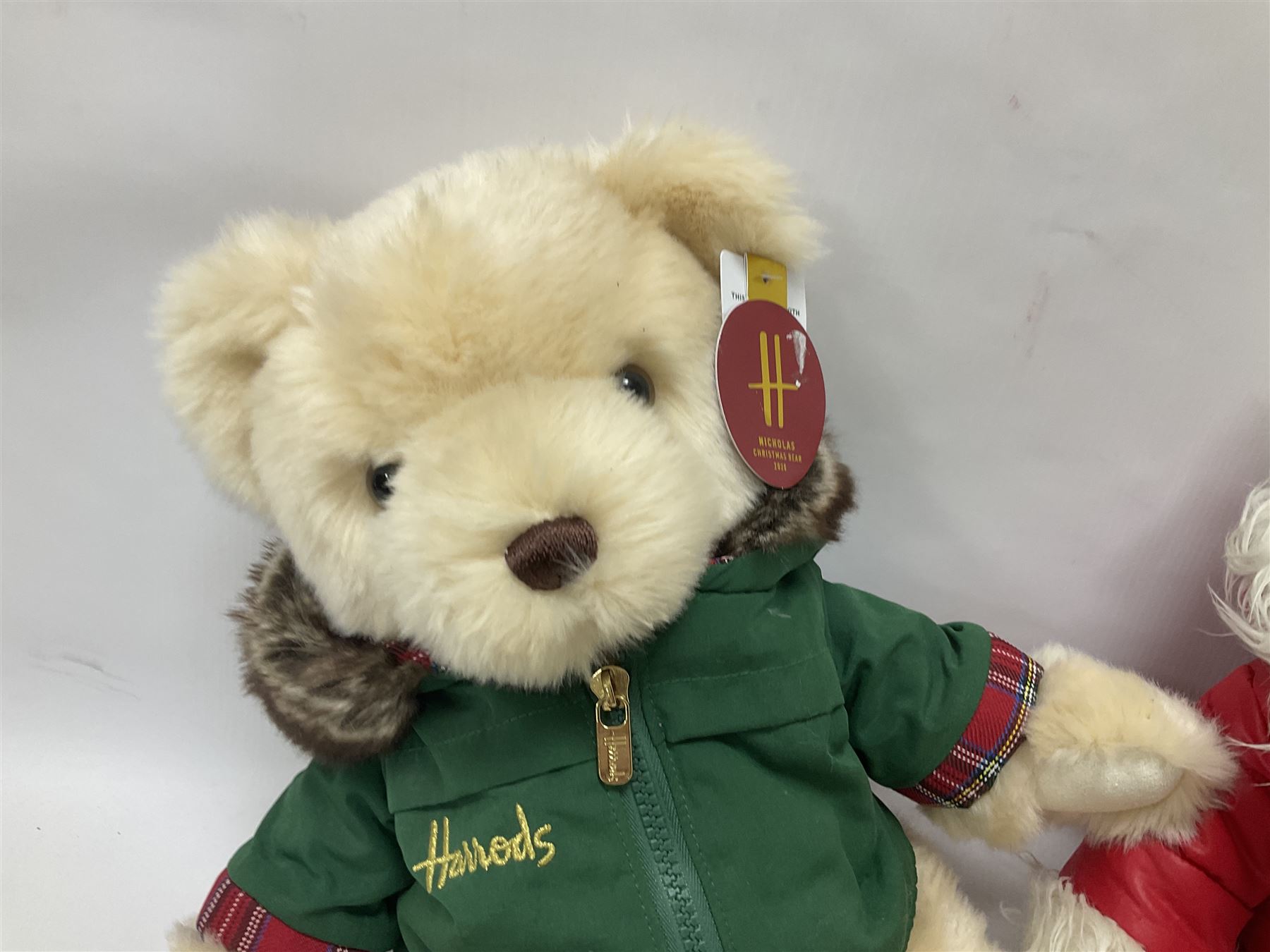 Six Harrods annual teddy bears dating between 2017 and 2022 tallest H45cm Toys Models