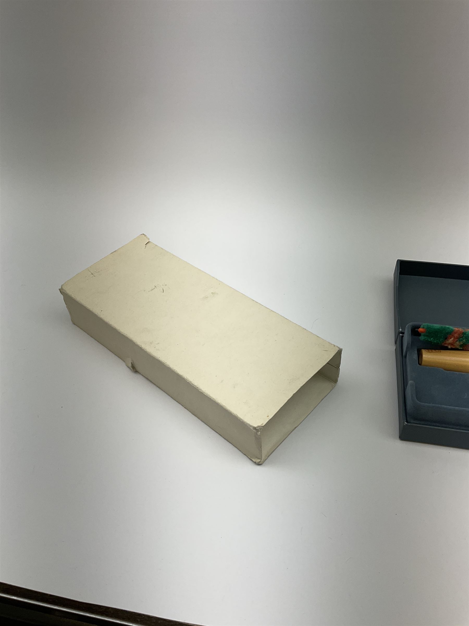 Moeck Flauto Leggero Barock Sopran 223L two-piece maple recorder in carrying pouch; and Moeck Nr.121 Barocke Griffweise two-piece maple school recorder, boxed with slipcase (2)