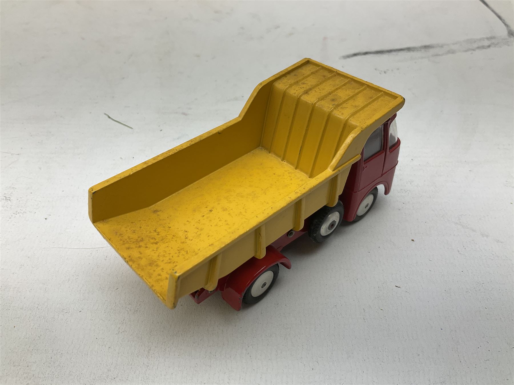 Corgi - Working Conveyor on Forward Control Jeep F.C.150 with inner stand; and E.R.F. Model 64G Earth Dumper No.458; both boxed (2)