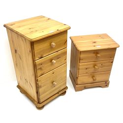 Two graduating solid pine bedside cabinets, three graduating drawers (W41cm, H76cm, D41cm & W43cm, H54cm, D31cm)