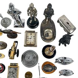 Collection of novelty lighters, including examples modelled as horse, swan, kiwi, bullet, lamppost etc 