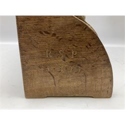 'Mouseman' oak book trough with carved mouse signature, by Robert Thompson of Kilburn