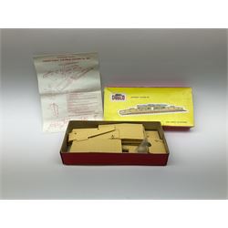 Hornby Dublo - 5006 Engine Shed Extension Kit; 5085 Suburban Station Kit with instructions; and 5030 Island Platform Kit; all in pictorial boxes; and Goods Depot Moulded Kit in box base only (4)