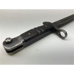 WW1 American Remington P14 rifle bayonet Model 1913, the 43cm fullered steel blade dated 5 17; in metal mounted leather scabbard L57cm overall; and WW1 Canadian Ross Rifle Co.1907 Model Mk.II bayonet, dated 2/17; in leather scabbard with frog (2)