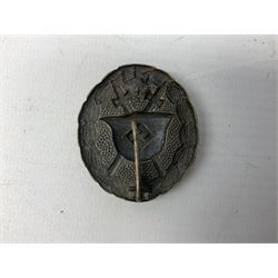 WW2 German General Assault badge and a Wound badge (2)