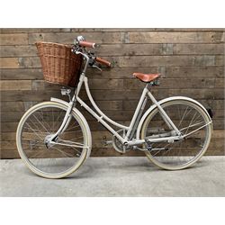 Pashley ladies town bicycle with Brookes leather saddle seat