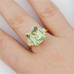 18ct gold green amethyst and diamond ring, single stone octagonal cut green amethyst ring, flanked by three baguette cut diamond either side, hallmarked, amethyst approx 6.10 carat, total diamond weight approx 0.25 carat