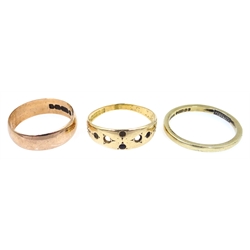  15ct gold ring (stones missing) and two 9ct gold wedding bands, all hallmarked  