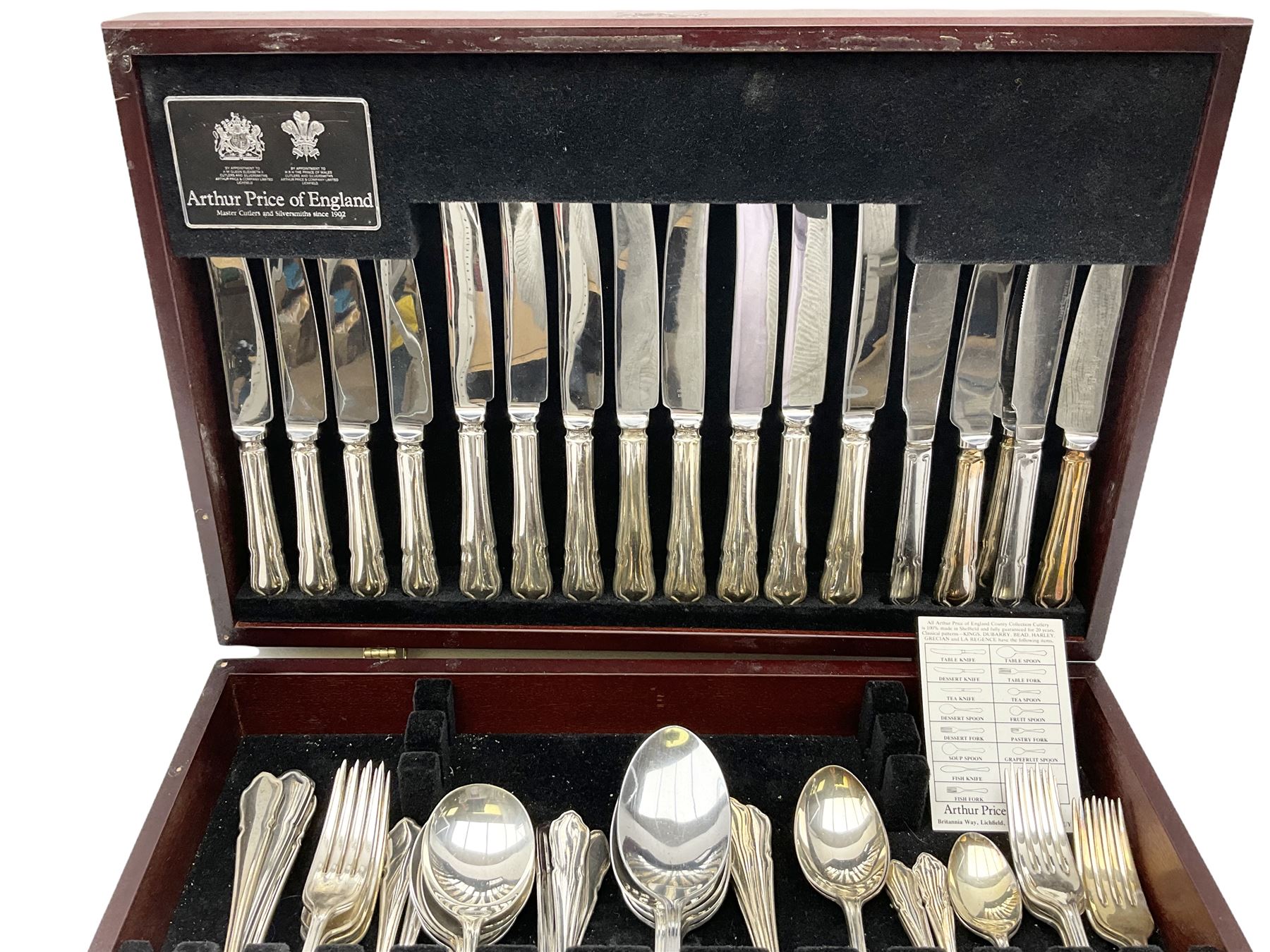 Canteen of silver plated Arthur Price of England cutlery, contained in a wooden case. 