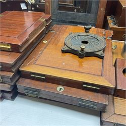 Collation of folding plate cameras of various sizes folding plate in mahogany and lacquered brass, together with camera plates and slides
By vendors repute some slide are from the Gandolfi workshop