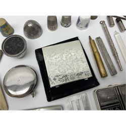 Pair of Wedgewood jasperware unicorn cufflinks, silver handled part manicure set, enamel flip notebook, dolls leather gloves, Stratton compact, and a collection of sewing accessories including thimbles, button hooks, thimble holder, scissors etc 