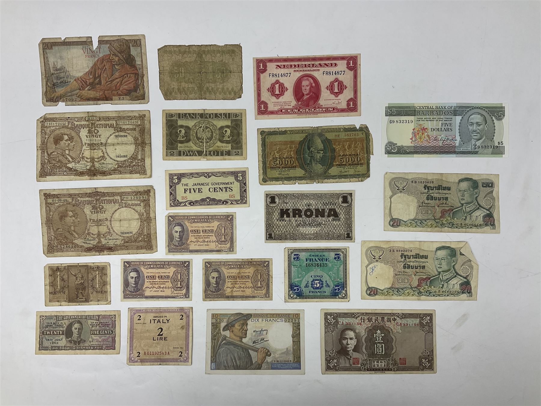 Great British and World coins and banknotes, including two Queen Victoria 1887 florins, King George V 1930 halfcrown, pre decimal pennies and other denominations, five Queen Elizabeth II five pound coins, United States of America 1964 Kennedy half dollar, German and other banknotes etc