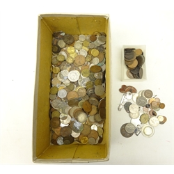  Collection of Great British and World coins including small number of pre 1947 British silver coins, United States of America coinage etc, in one box  