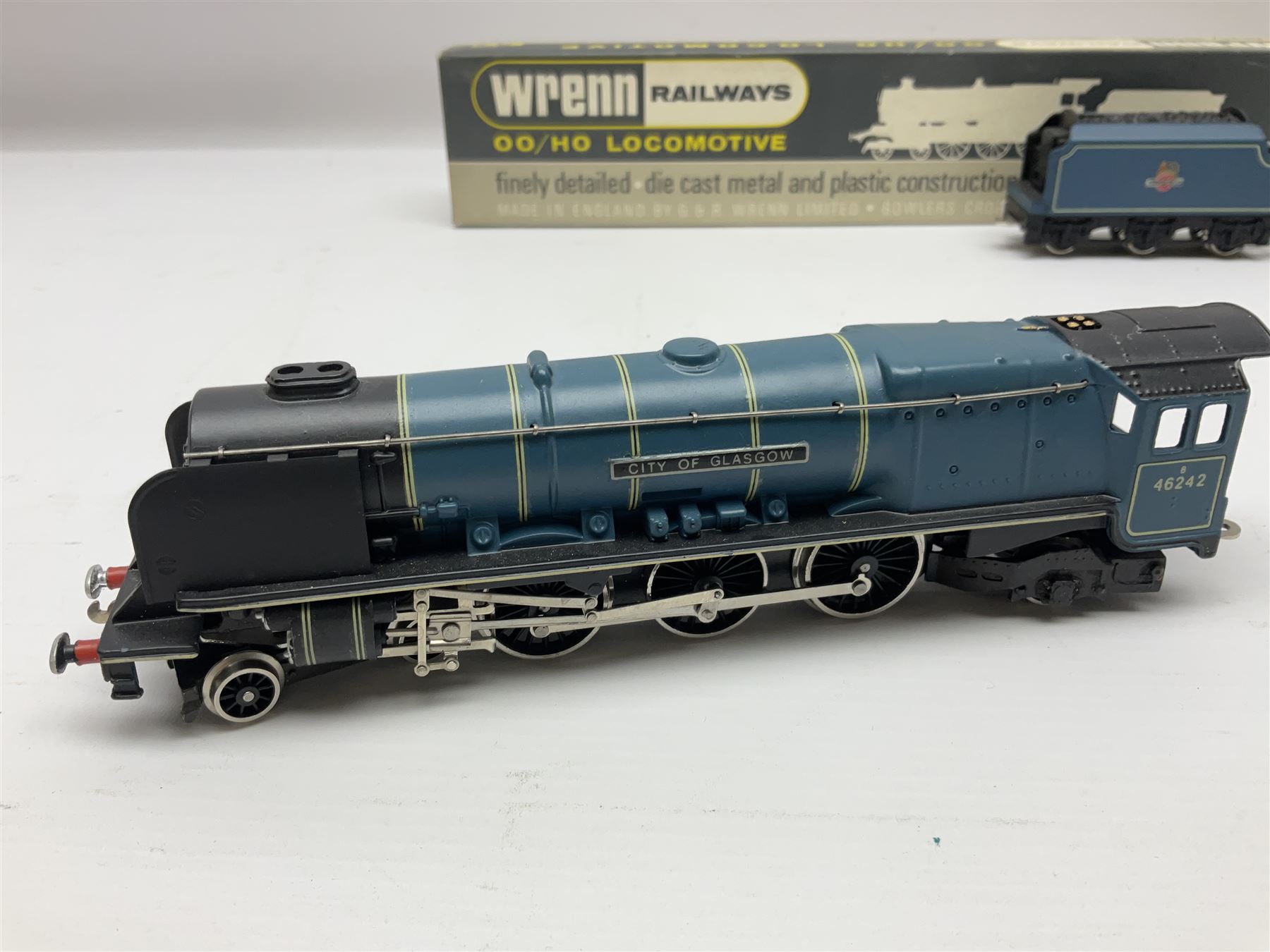 Wrenn '00' gauge - two Princess Coronation (Duchess) Class 4-6-2 locomotives - 'City of Glasgow' No.46242 in BR Blue; and 'Duchess of Hamilton' No.6229 in LMS Black; both boxed with instructions (2)