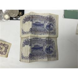 King George V 1935 crown coin, King George VI 1951 Festival of Britain crown in maroon box, various pre decimal coins, Ireland 1928 florin, Queen Elizabeth II UK 2007 five pound coin, two 'The Farmers Bank of China' five yuan notes etc