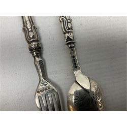 Variously marked and unmarked silver and white metal flatware, to include a Victorian silver christening fork and matching spoon, and a further silver christening fork, plus a silver handled shoe horn, etc. 