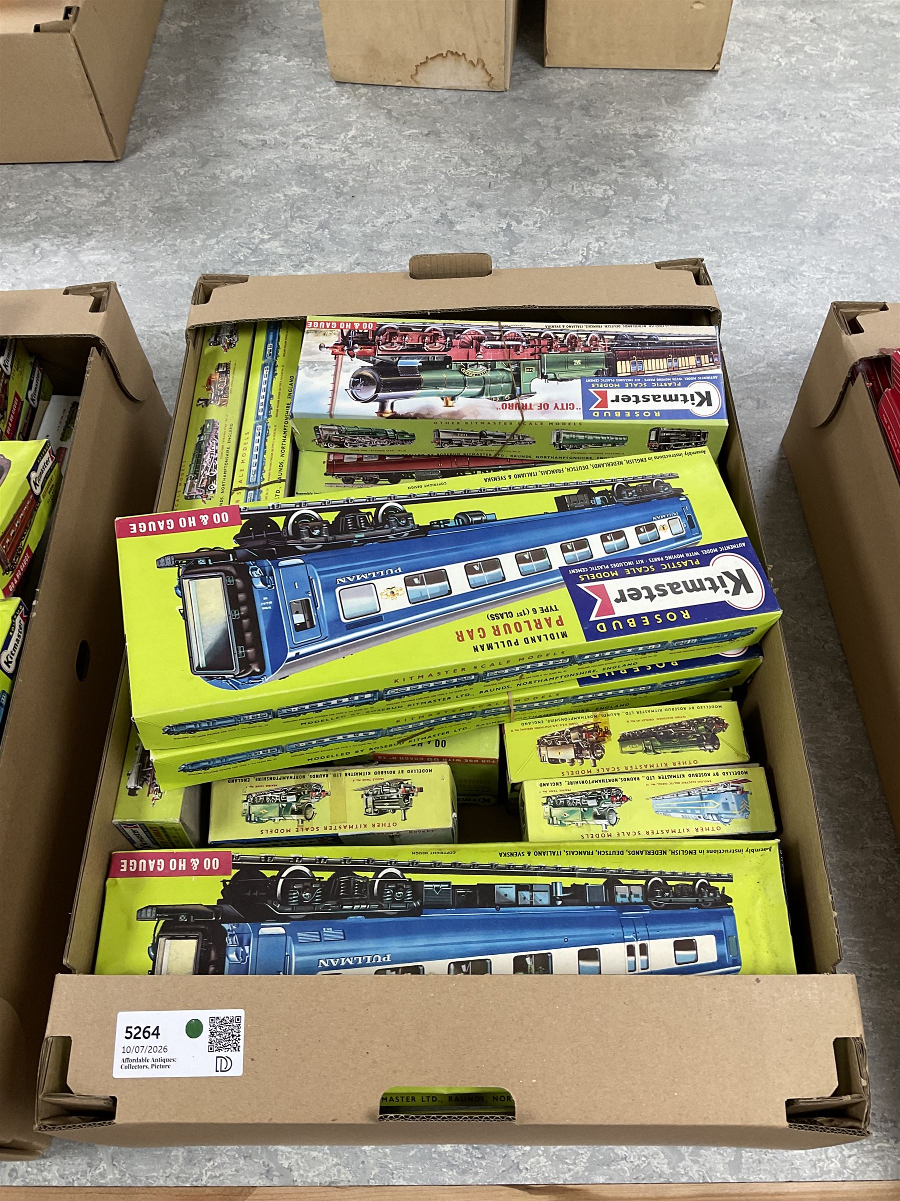 Large collection of Kitmaster scale model locomotives and carriages including Midland Pullman Power Car OO gauge no 31 and City of Truro OO gauge no 24, all boxed and mostly unbuilt