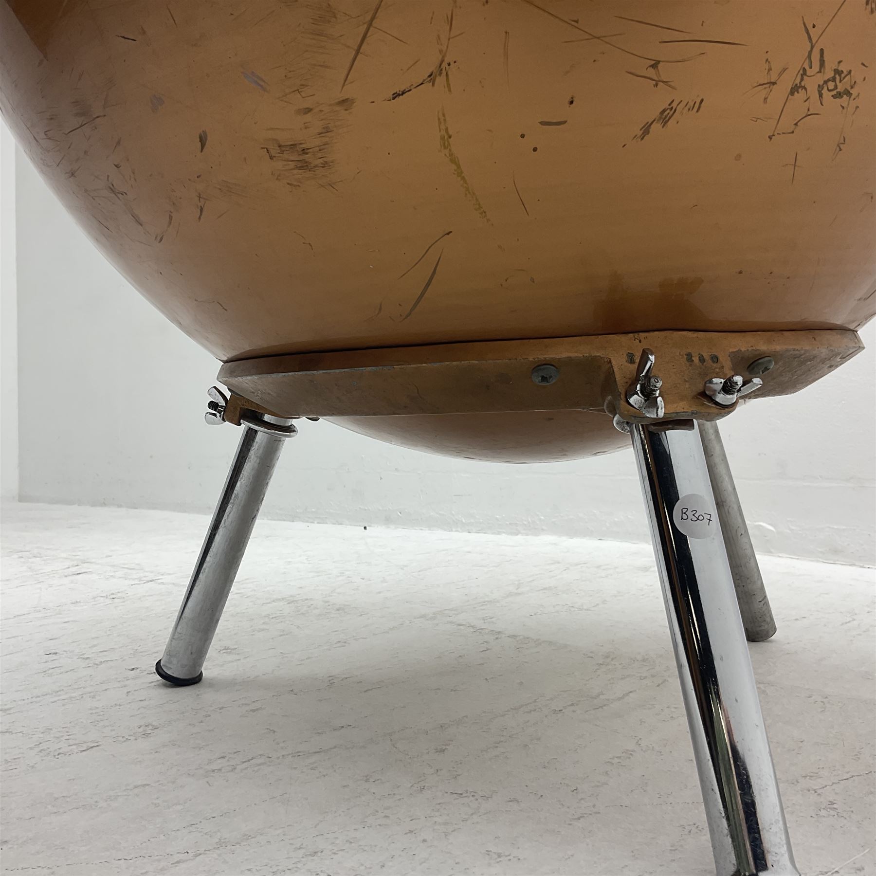 Timpani drum with coppered finish to the bowl, three adjustable tubular legs 'Marked Made in England 71 260' and Remo head D75cm 