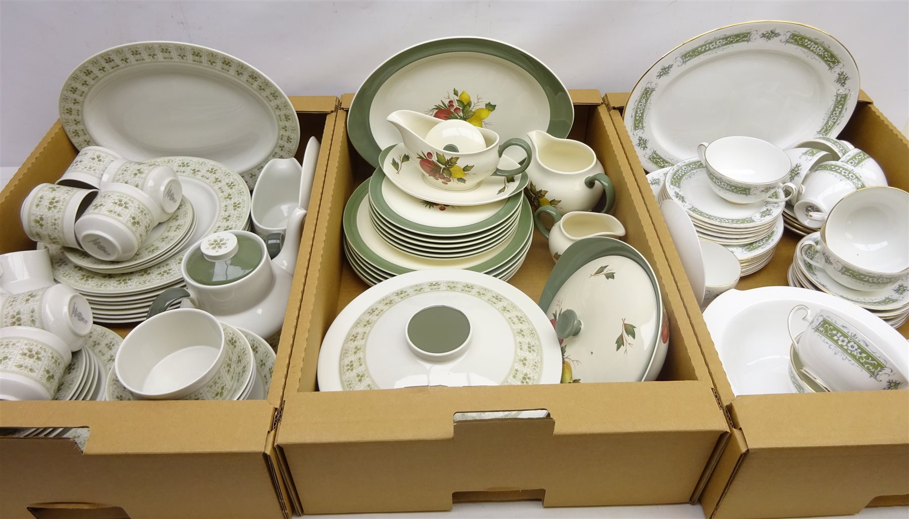 Royal Doulton 'Samarra' dinner and tea service for eight persons