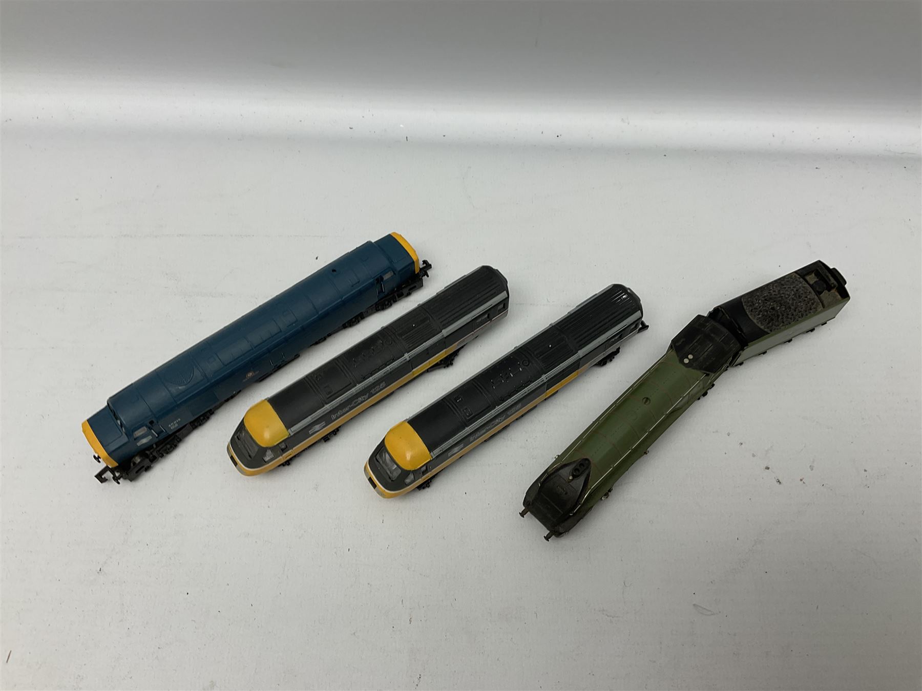 'N' gauge - Trix W. Germany Class A4 4-6-2 locomotive 'Mallard' No.60022 with eight-wheel tender; Graham Farish Class 40 Diesel 1-Co-Co-1 'Aquitania' No.40015; and Graham Farish Class 43 HST powered car No.43129 and dummy car No.43130; all unboxed (4)