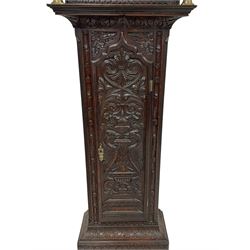 18th-century profusely carved oak longcase clock - with a pagoda pediment, upstands and carving, 
 break arch hood door flanked by reeded pilasters with brass capitals, trunk with canted corners and a spire topped door, square plinth with applied skirting, break arch brass dial with wheatsheaf engraving and cast cherub and crown spandrels, engraved break arch with the London clockmakers name John Gordin, silvered chapter ring with Roman numerals, five minute Arabic's, minute and quarter hour tracks, matted dial centre with ringed winding holes, square date aperture and seconds ring, dial pinned to a five pillar movement with inside countwheel striking, striking the hours on a cast bell. With weights and pendulum. John Gordin, is possibly a mis-spelling or phonetic spelling of John Gordon, of London, who worked from Ludgate Street in the parish of St. Gregory by St. Pauls. Apprenticed in 1689 and died in 1732 when his will was proven.
