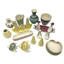 Hornsea pottery to include, summit pattern cruet, slipware pattern vase and pot, rainbow pattern vase and ashtray, craft studio dish, etc