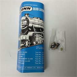 Wrenn '00' gauge - two Class A4 4-6-2 locomotives in LNER Garter Blue - 'Mallard' No.4468; and 'Sir Nigel Gresley' No.7; both boxed with instructions (2)