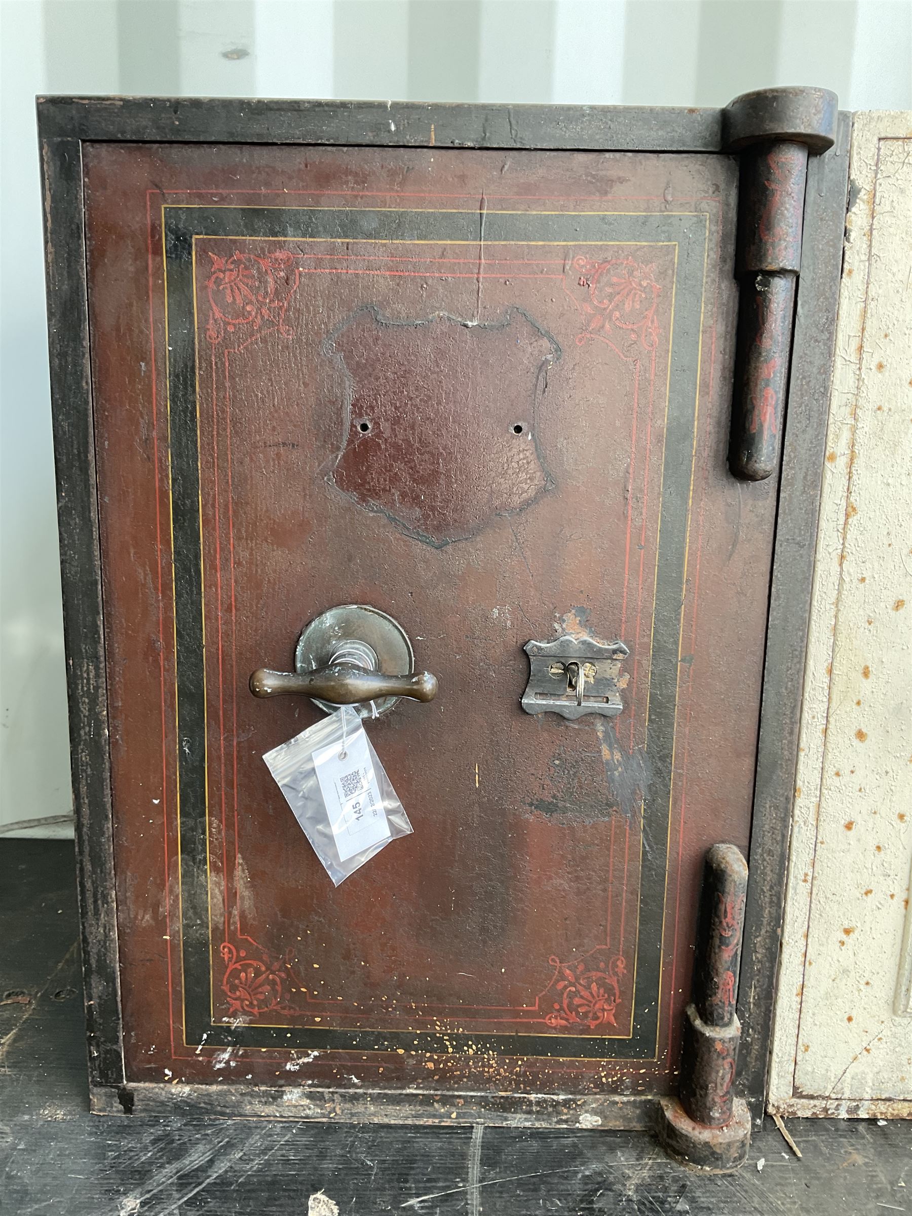 Lumby Son & Wood Victorian cast iron safe, with key and internal drawer with key - THIS LOT IS TO BE COLLECTED BY APPOINTMENT FROM DUGGLEBY STORAGE, GREAT HILL, EASTFIELD, SCARBOROUGH, YO11 3TX