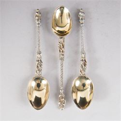 Set of six late Victorian silver apostle spoons and sugar tongs, hallmarked Robert Stebbings, London 1897, in fitted cased with silk and velvet lined interior
