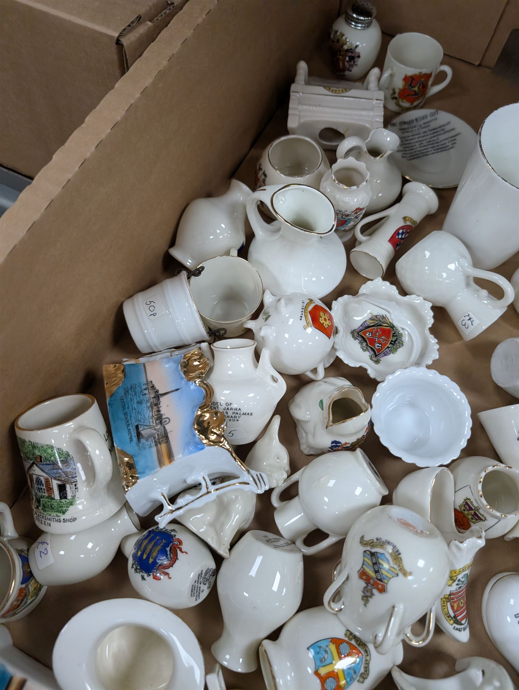 Collection of crested ware including Arcadian, Grafton, Shelley, Gemma, etc