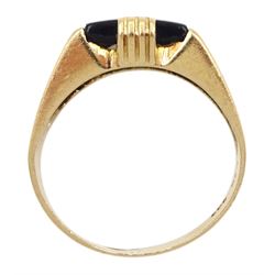 14ct gold onyx signet ring, stamped 585