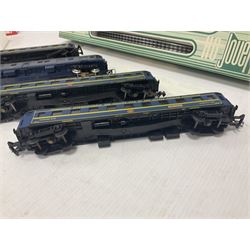 Jouef ‘HO/00’ gauge - Flandre Riviera electric train set ref.7655; Class 40 ‘Empress of Britain’ D120 locomotive in BR green ref.8913; one SNCF coach ref.5293; all in original boxes; four further loose navy blue Compagnie Internationale coaches comprising three sleeping cars and one luggage car (7) 