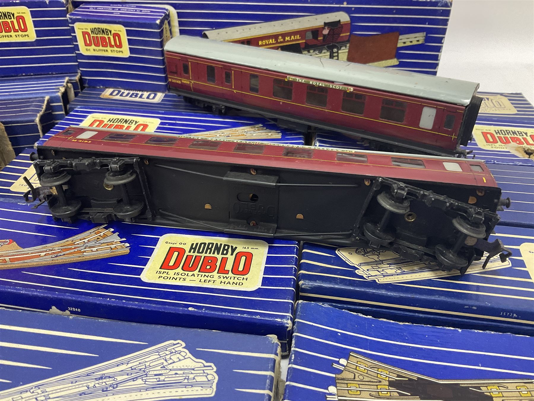 Hornby Dublo - 4620 Breakdown Crane; TPO Mail Van Set; D1 Level Crossing; Pullman cars and goods vans; with a large quantity of track to include straight and curved track, switch points and buffer stops; boxed and loose