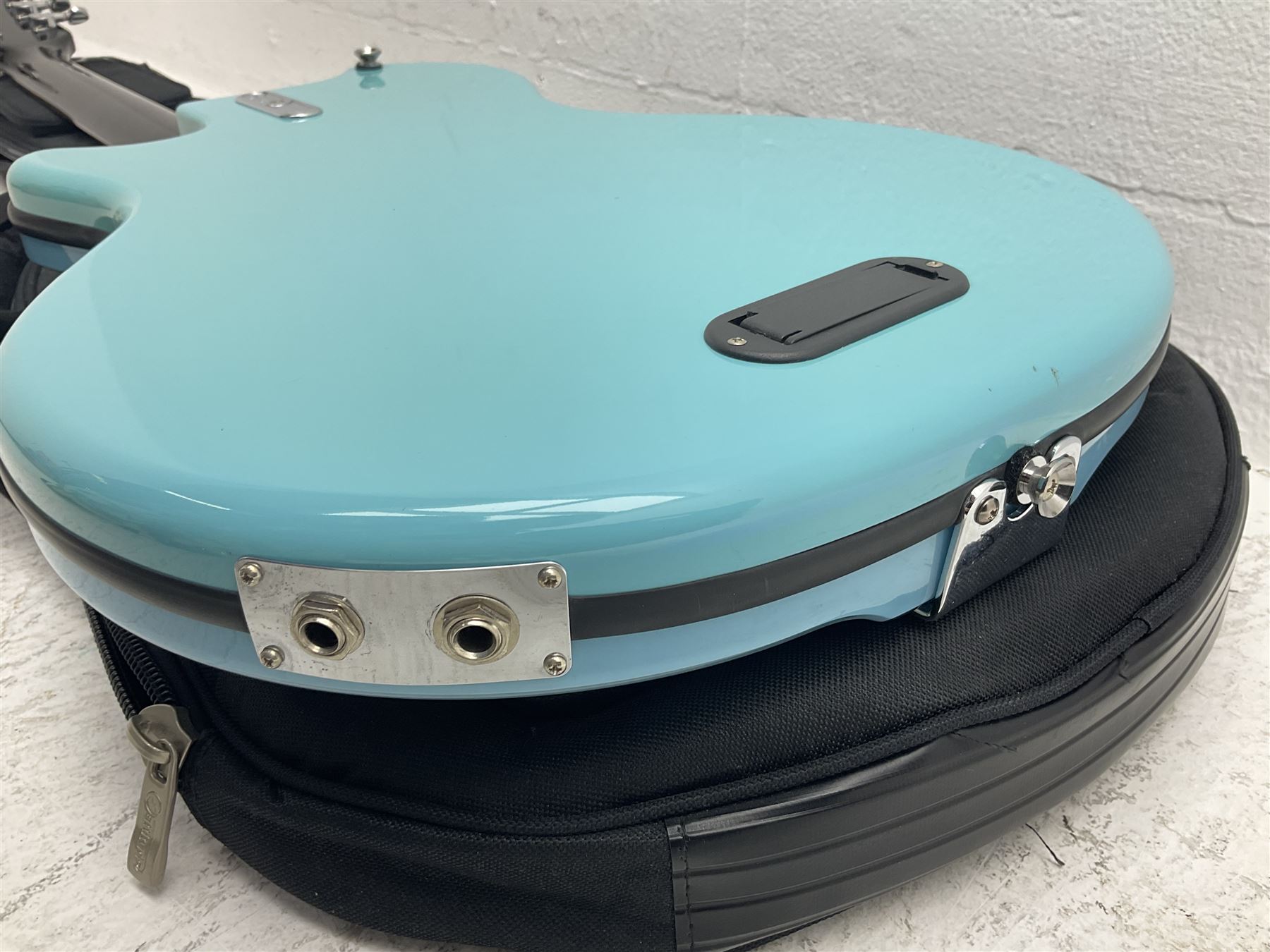 Italia Mondial electric guitar in blue with independent pick-ups, serial no.150066 L100cm; in original Italia carrying case 