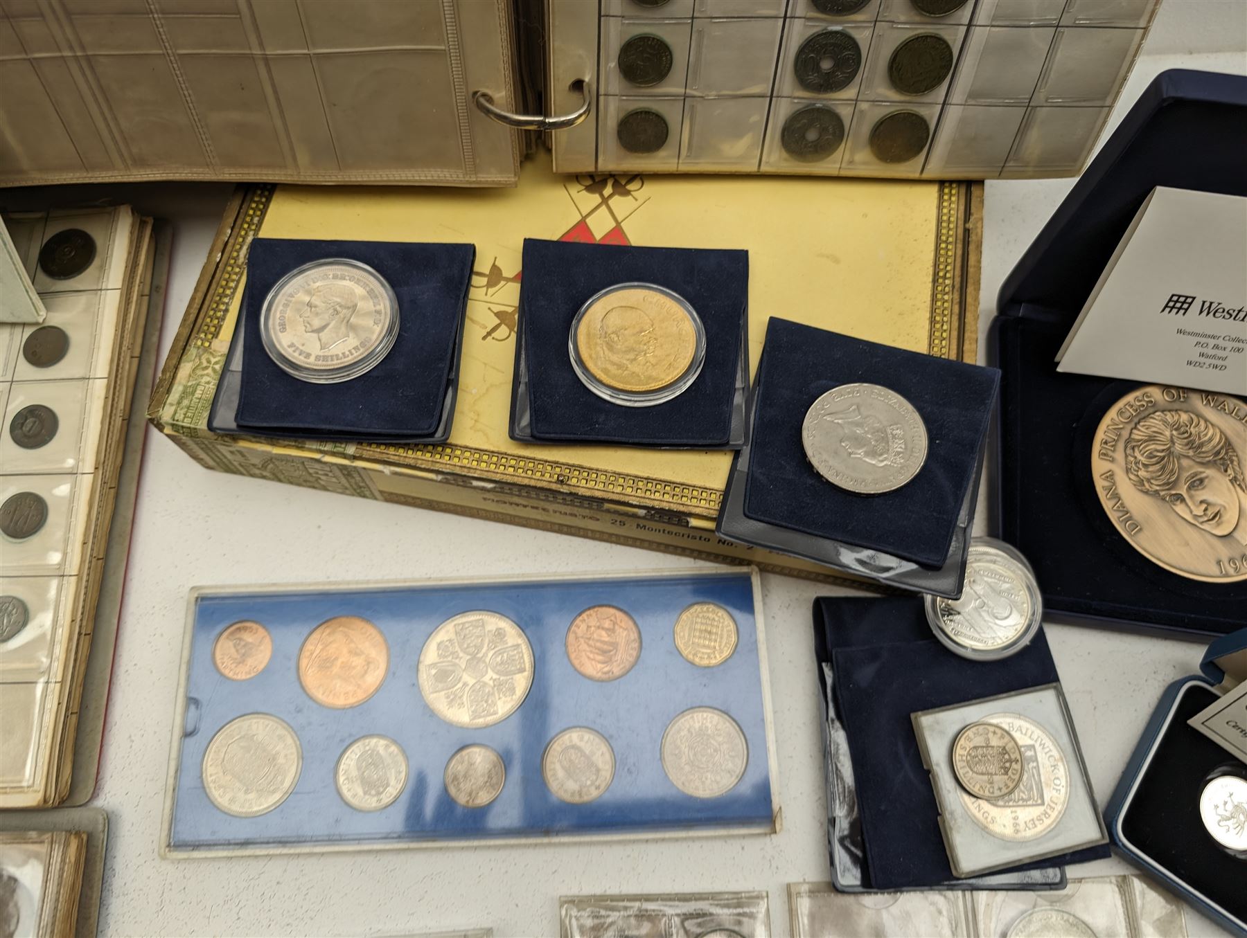 Great British and World coins, including 1996 brilliant uncirculated coin collection in card folder, 1998 proof coin set in blue display with certificate, commemorative crowns, 1953 unofficial year set in plastic holder, pre-decimal coinage, pre-Euro coinage etc, housed in various ring binder folders and loose