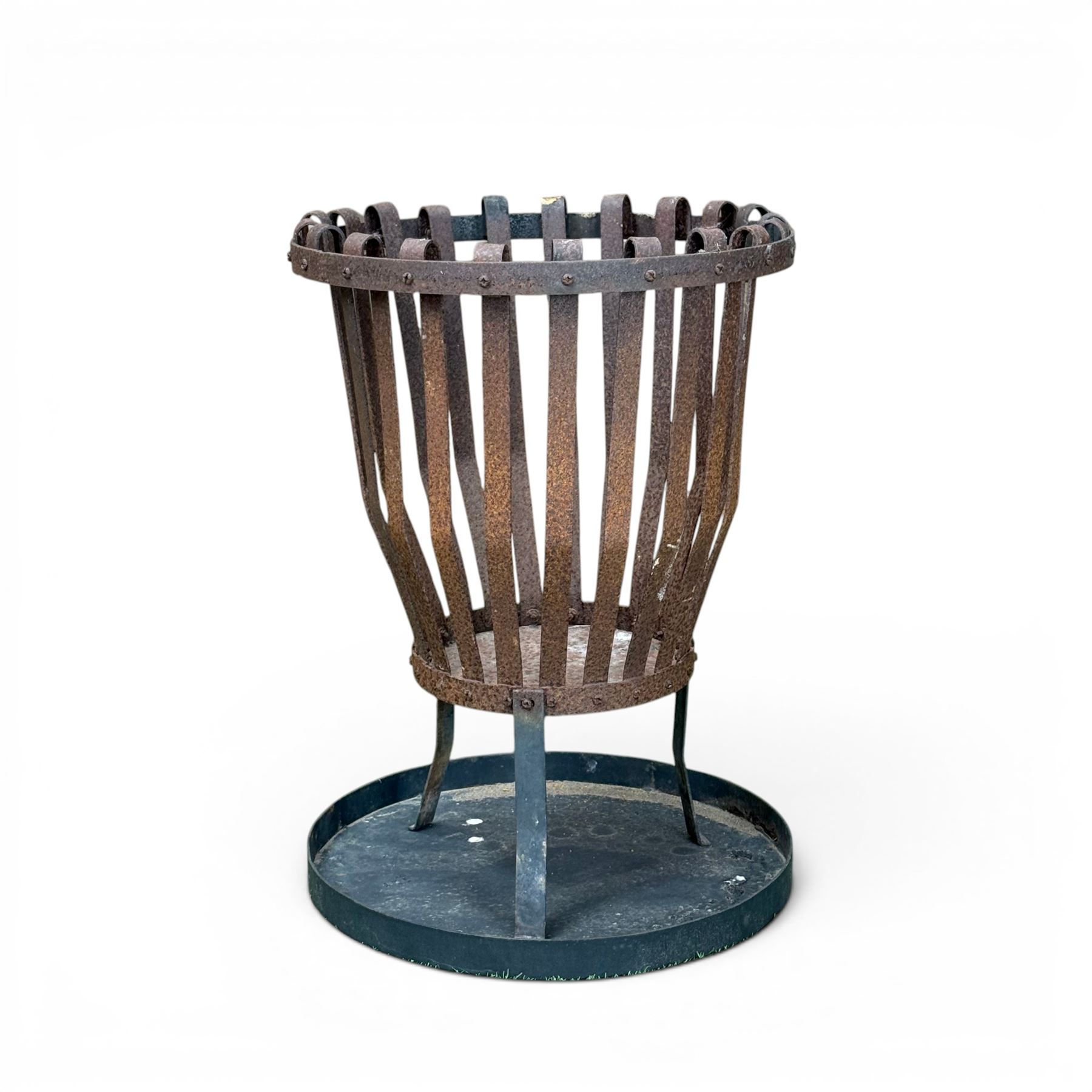 Wrought metal garden burner, circular tapering form, with circular lid converting to ash pan