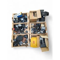 Collection of vintage cameras, projectors and accessories, including Kodak Brownies, Prakt...