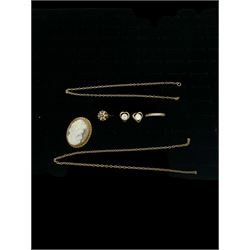 9ct gold jewellery including cameo brooch, pair of paste stone set heart shaped earrings and two paste stone set rings